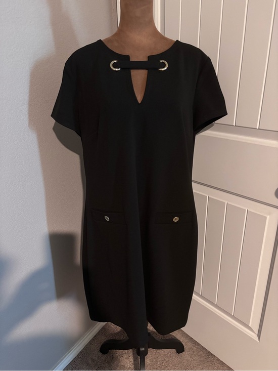 Tommy Hilfiger Dresses & Skirts - Tommy Hilfiger Black Shift Dress Size 14 Grommet Hardware Neckline NWOT